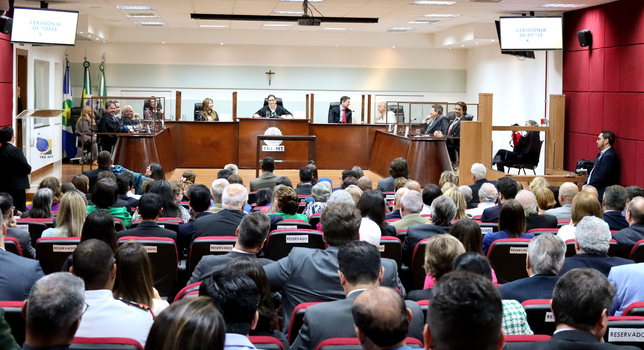 Novos juízes tomam posse no TJRR durante solenidade por